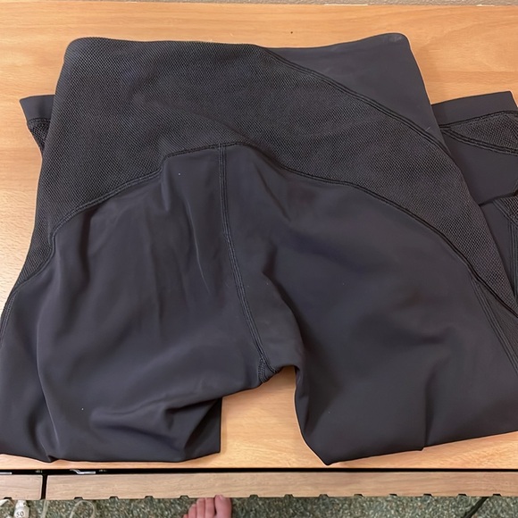 Lululemon leggings size 6 - Picture 3 of 5
